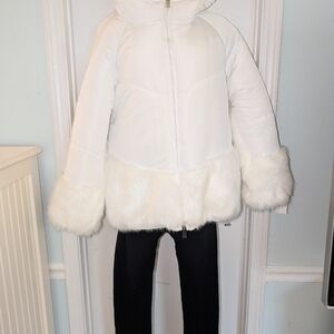 . NWT "Forever 21" White Puffer Jacket Size L Price is FIRM